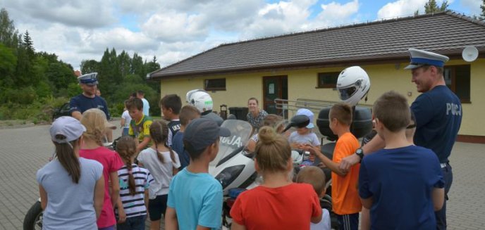 Artykuł: Policjanci z braniewskiej ''drogówki'' edukują najmłodszych