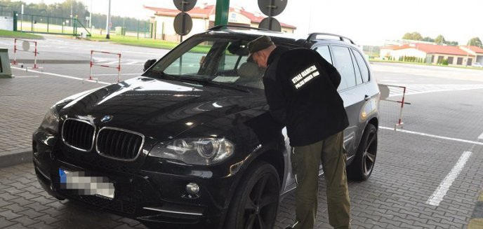 Artykuł: Poszukiwane BMW X5 zatrzymane w Grzechotkach