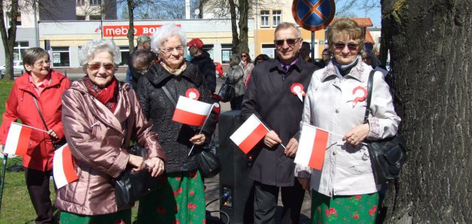 Artykuł: Biało-czerwona załopotała na wietrze