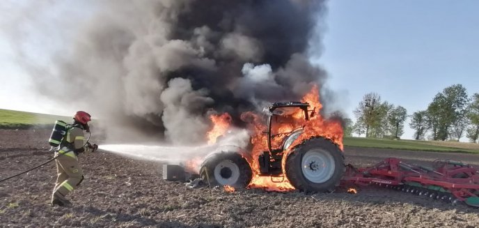 Pożar ciągnika rolniczego w Szylenach