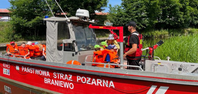 Harcerze odwiedzili braniewskich strażaków PSP