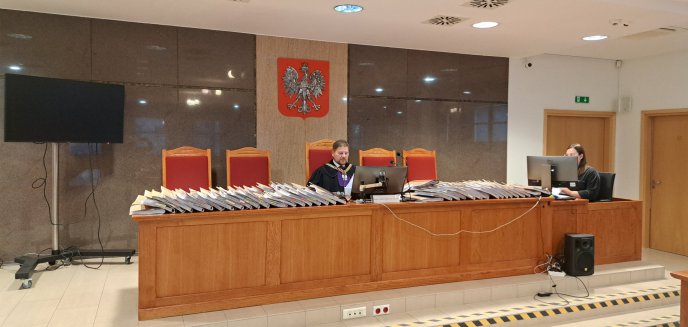Dusił, kopał, uderzał pięściami