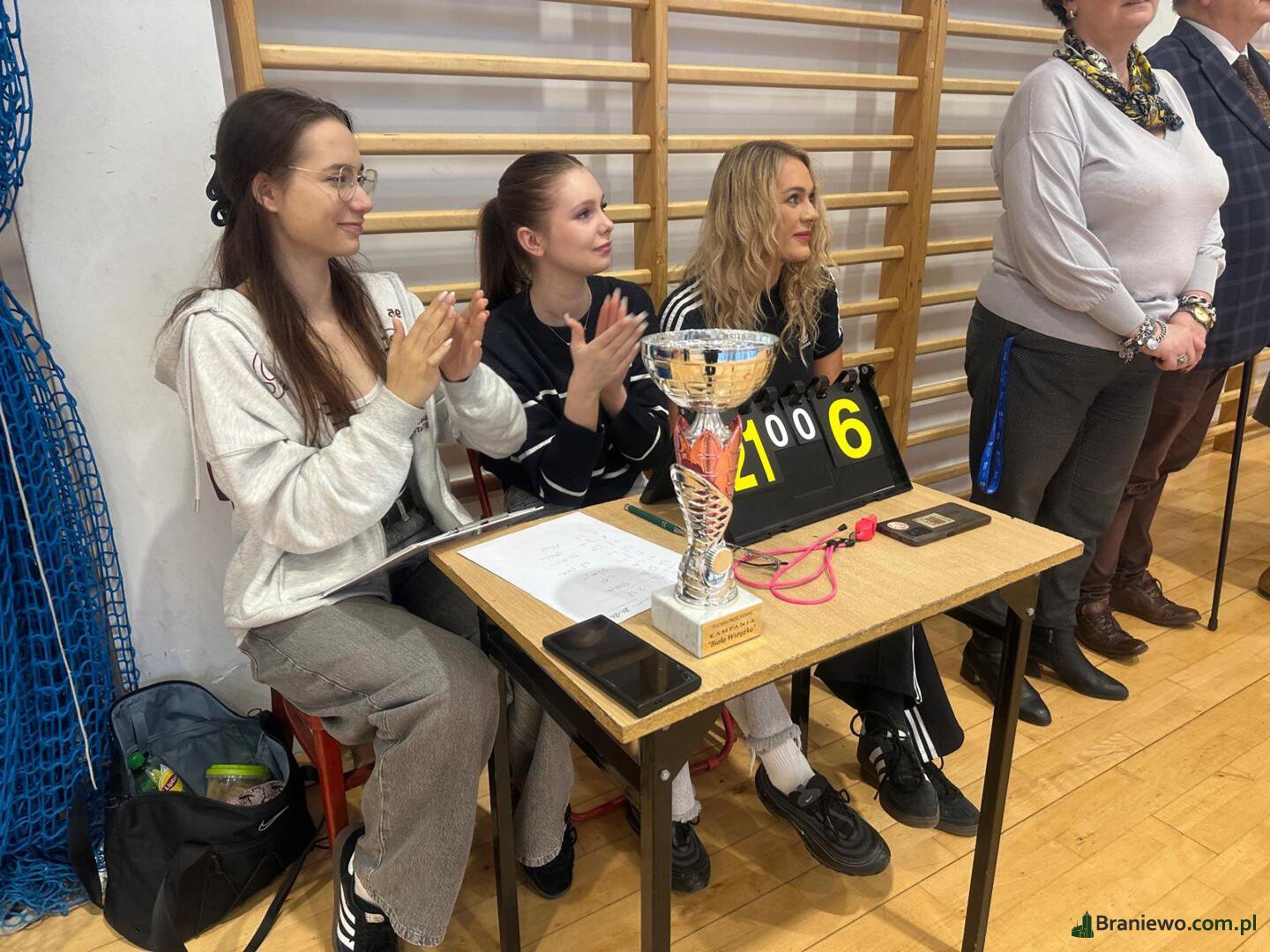 TOWARZYSKI TURNIEJ PIŁKI SIATKOWEJ „BIAŁA WSTĄŻKA” W BRANIEWIE – SPORT PRZECIW PRZEMOCY