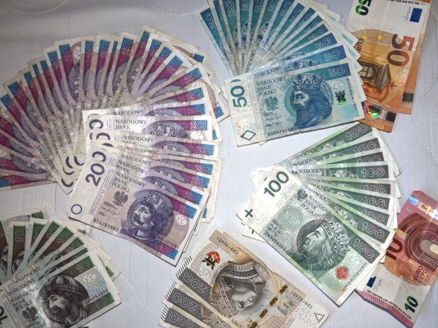 Odpowie za pomocnictwo w handlu ludźmi