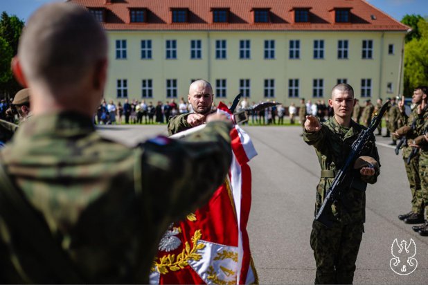 75 NOWYCH ŻOŁNIERZY ZŁOŻYŁO PRZYSIĘGĘ WOJSKOWĄ W BRANIEWIE