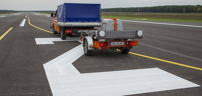 Artykuł: Badanie nośności nawierzchni drogi startowej na lotnisku w Szymanach