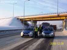 Tir uderzył w wiadukt – węzeł Chruściel