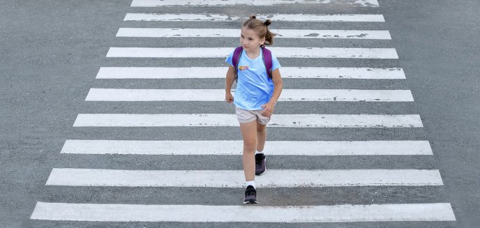 Artykuł: Jak w 4 prostych krokach nauczyć dziecko bezpiecznego zachowania na drodze?